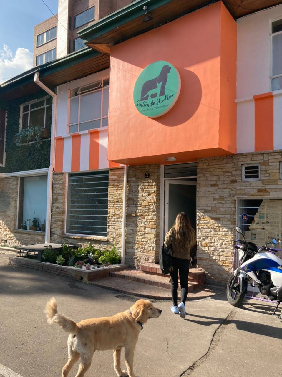 Veterinaria Sintiendo Huellas - 24 horas